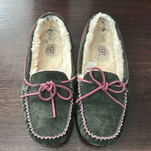 Ugg size 9 Moccasins